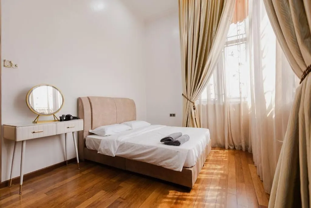 Gelugor 2Storey Big Bungalow 23Pax With Bbq Snooker 0*,  Maleisië